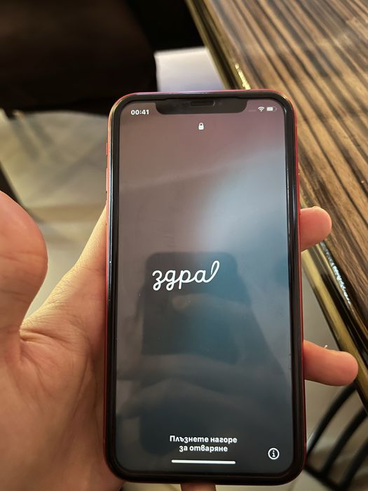 Iphone XR красный