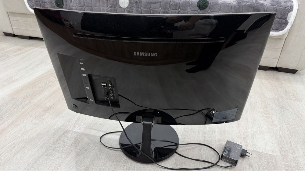 Телевизор samsung