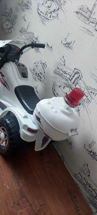 Продам детский электромобиль