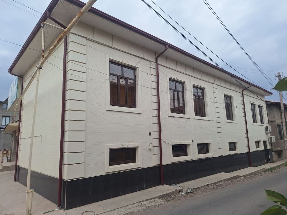 Nazarbek hovli sotiladi