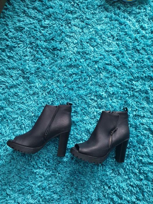 Incaltaminte negre nr 38