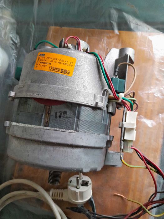 электро двигатель для стиральной машины INDESIT