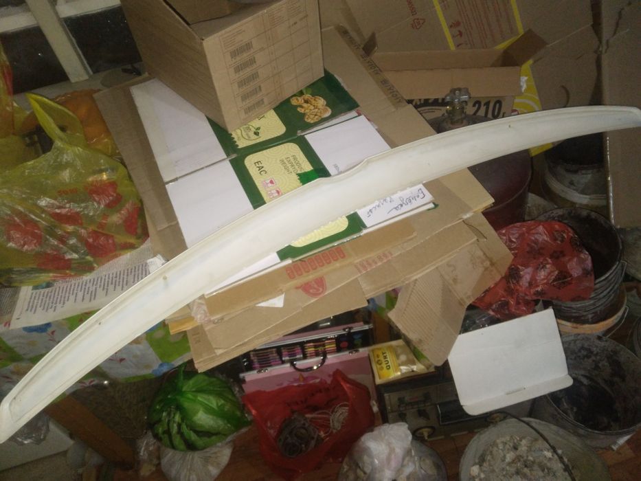 Спойлер от тойоты камри 40 ,