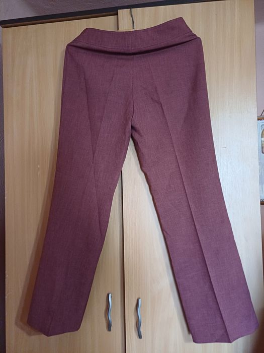 Vand costum cu pantaloni, XL, în stare perfecta