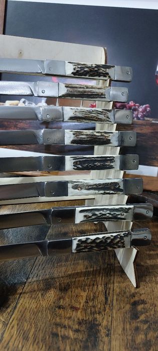 Briceag facut manual cu maner din corn de cerb cu teaca