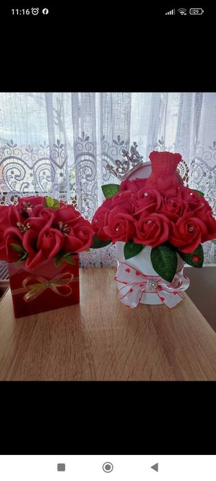 Подаръци с рози от пластичен сапун