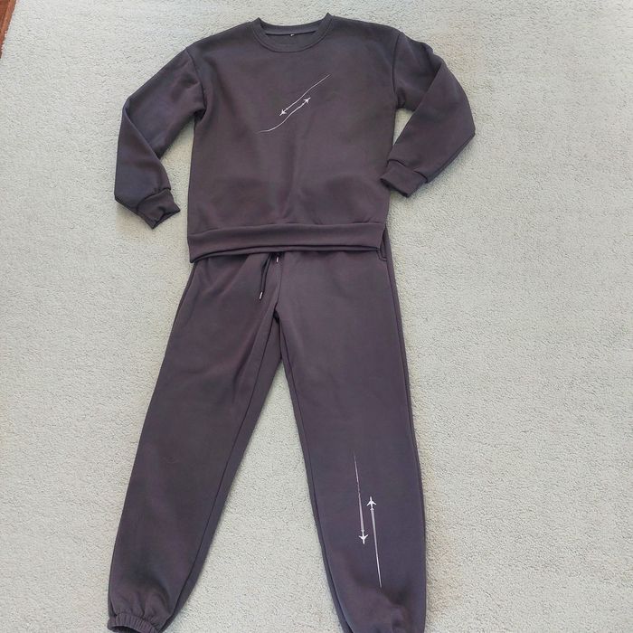 Разгрузка женской одежды