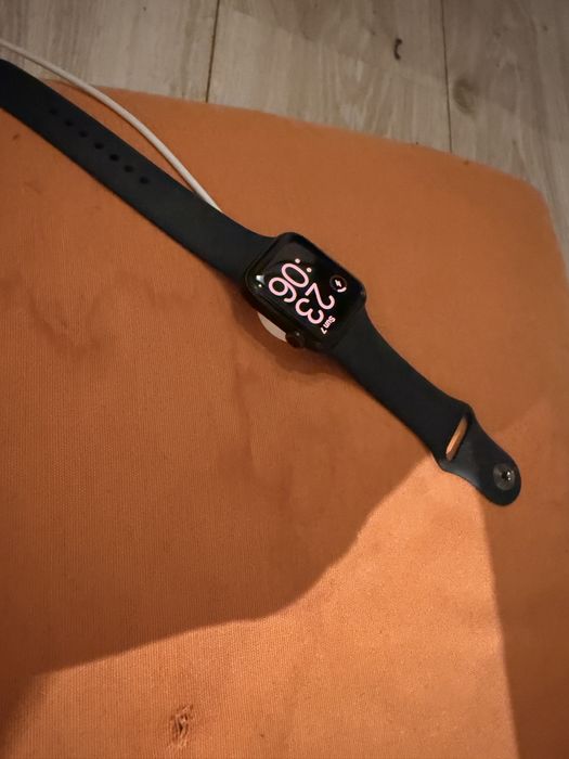 Apple Watch SE 2024