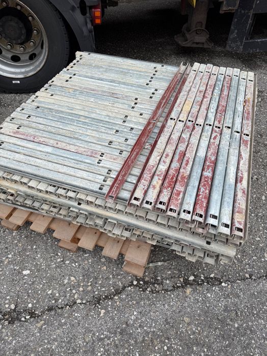 Montanti de 100 cm in U fara cioc - Italia
