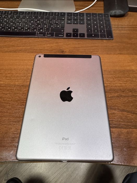 Продам IPad 6-го поколения