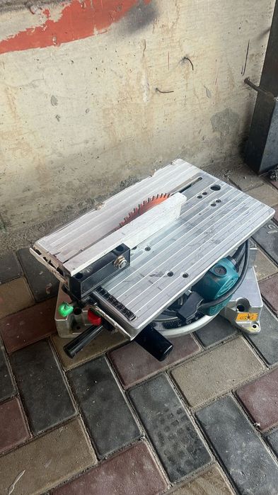 Торцовочная пила Makita