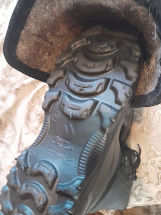 Продам теплые валенький.