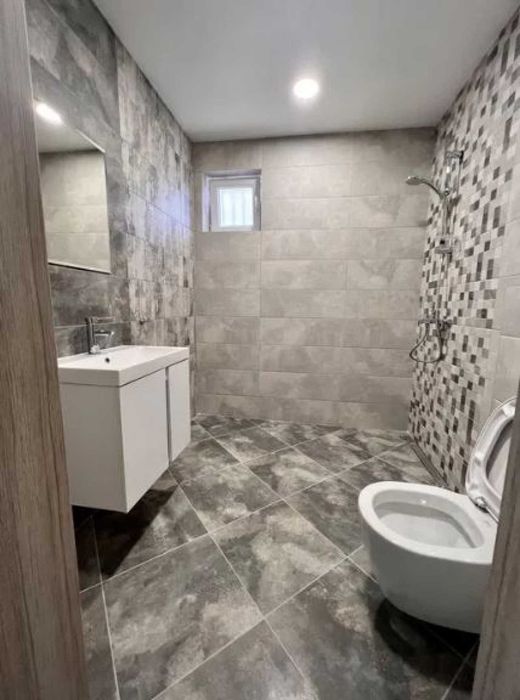 Дава се под наем Тристаен апартамент в Пловдив, Кючук Париж - 97 кв.м за 425 € - Снимка #7