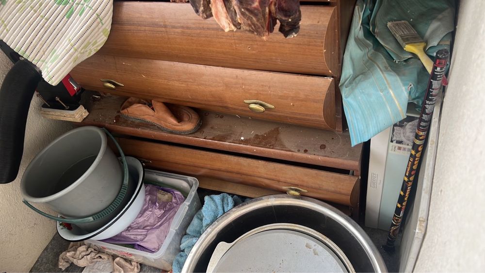 Шкаф, камод почьти новая