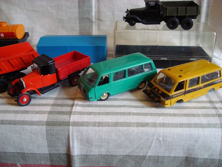 Модели Авто СССР. м-б (1 : 43) Одним ЛОТОМ . Есть обмен.