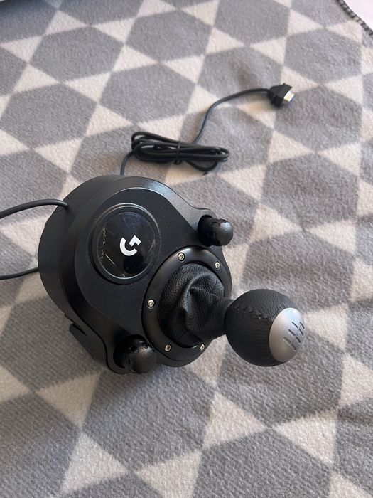 Logitech G920 + Shifter + Педали | Xbox / PC | Като нов