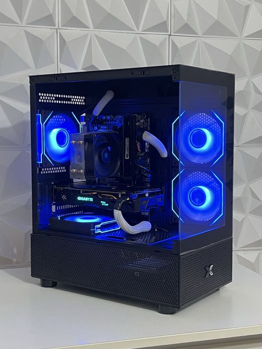 Геймърски компютър / RX 580 / i7 6700 / 16GB RAM
