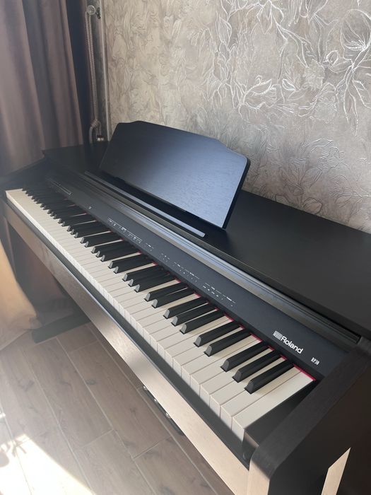 Roland      RP30