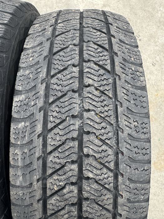 2 anvelope Uniroyal Snow Max 3 215/60r17C an 2022