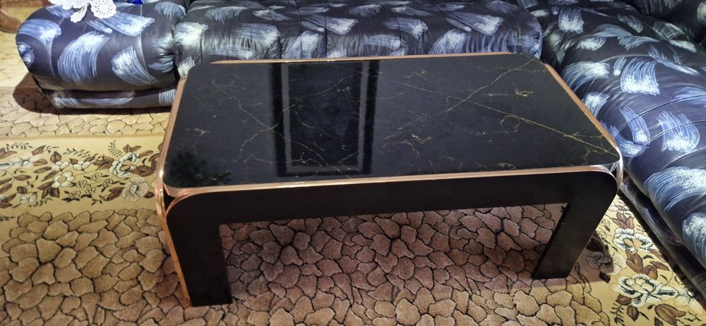 Холно обзавеждане