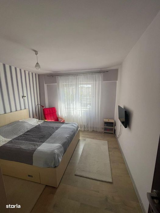 Vanzare apartament 4 camere, semimobilat, Targoviste, cartier CFR