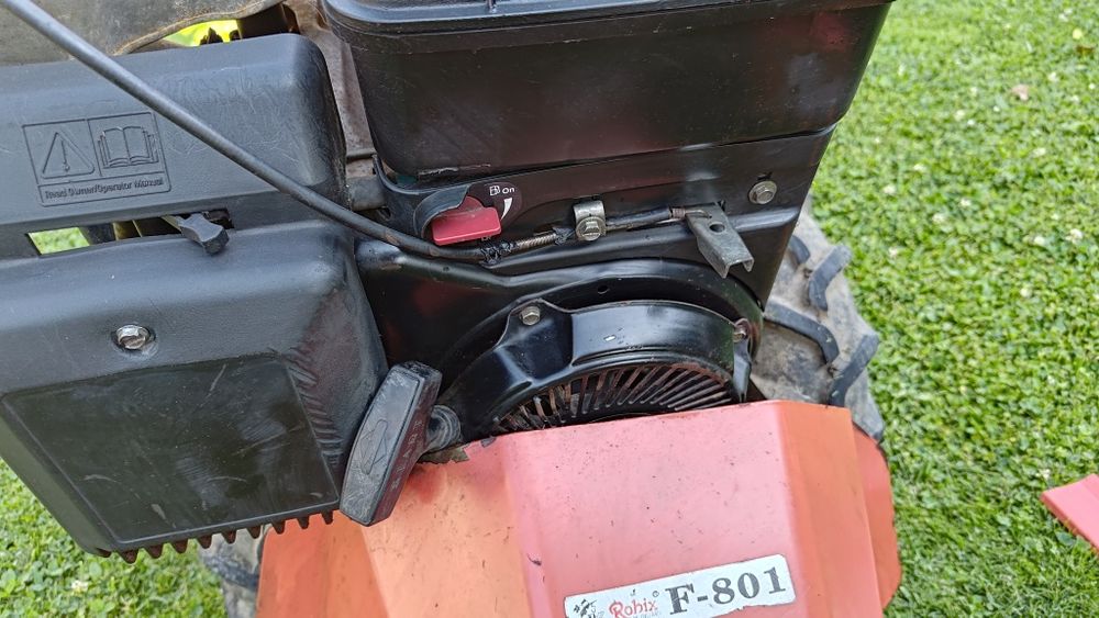 Motocoasa pe benzină cu lama, Robix F-801