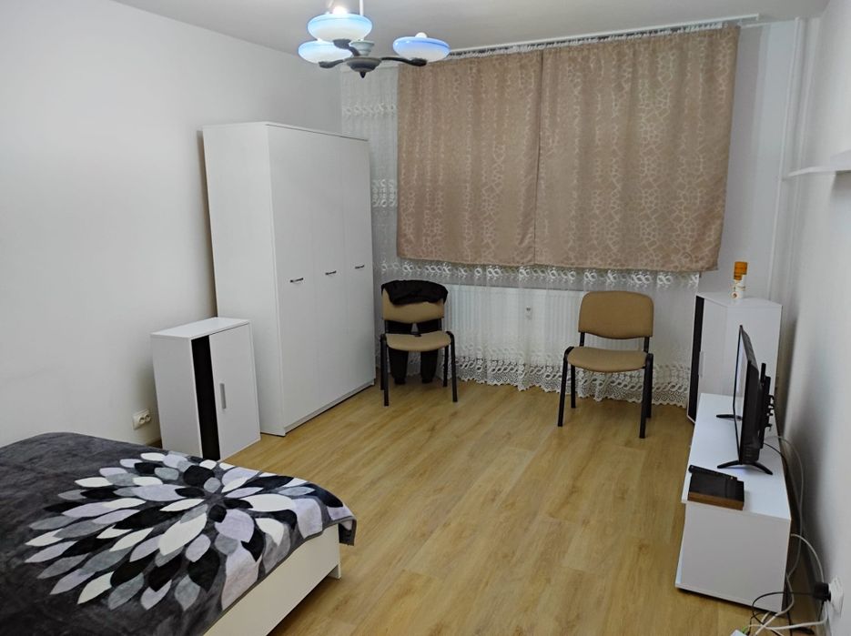 Garsoniera de închiriat