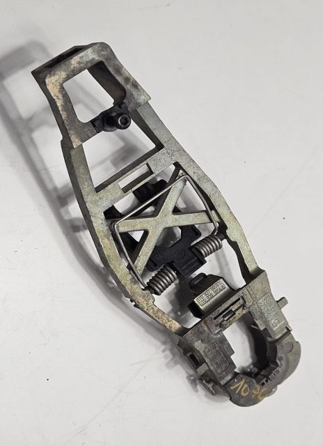 Suport maner stanga 1T0837885A Volkswagen VW Touran  seria