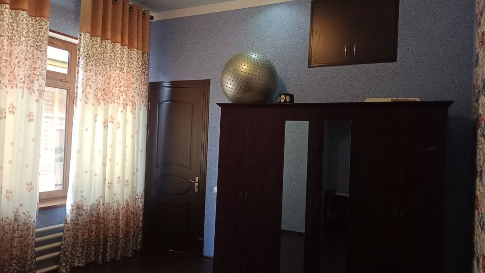 3 сотик тайёр ҳовли