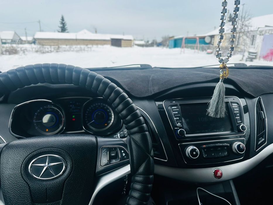 Продам кроссовер Jac s5 в хорошем состояний!