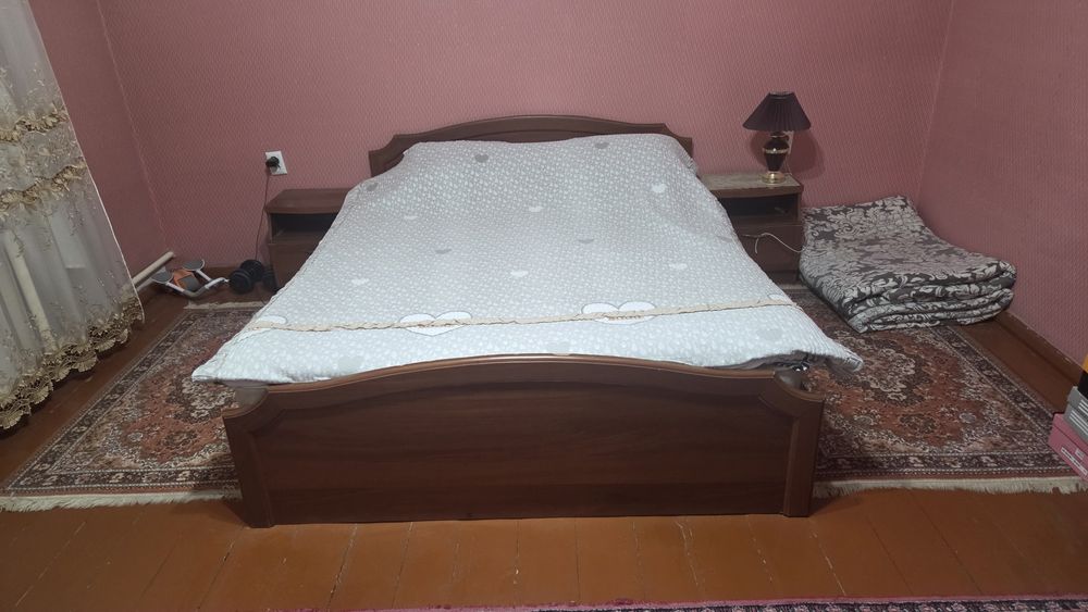 Продаётся спальный гарнитур