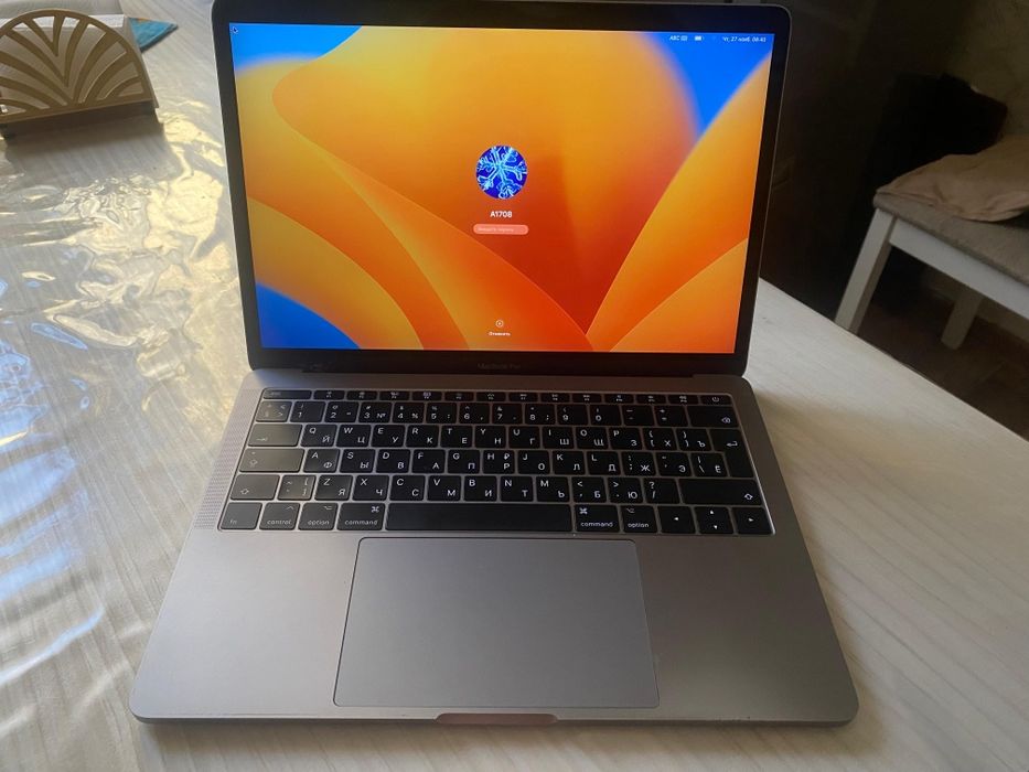 Apple Macbook A1708