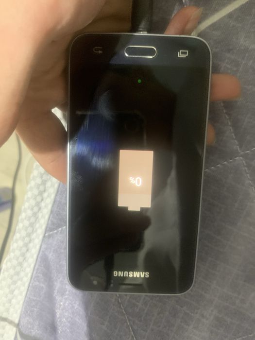 Мой первый телефон Samsung Galaxy j1 срочно заберите