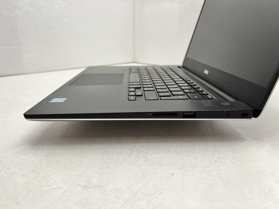 реновиран Mobile Workstation Dell Precision 5510 15.6" i7-6820HQ 16GB 256GB клас Б с Гаранция