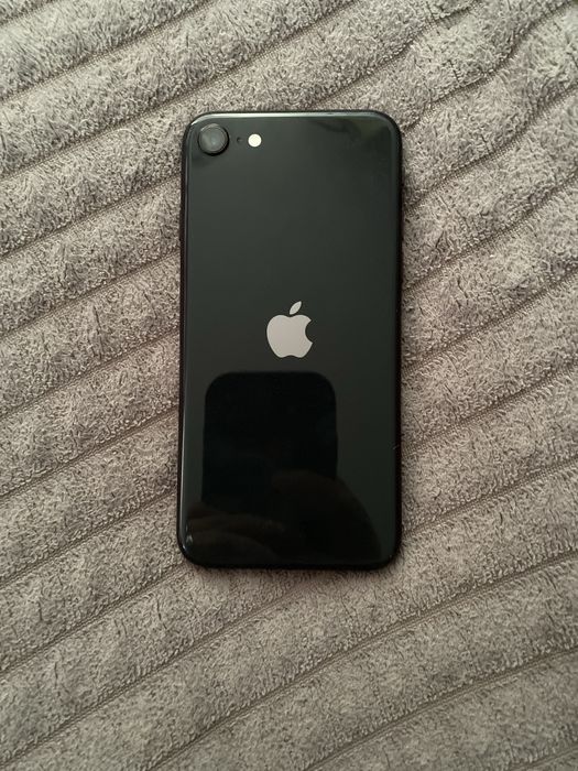 Айфон SE 2020 года 128 гб