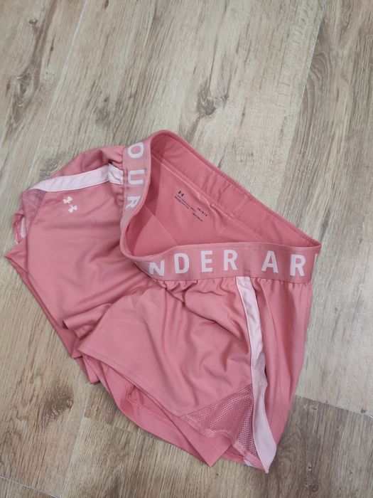 Pantaloni scurți de damă Under Armour mărimea L