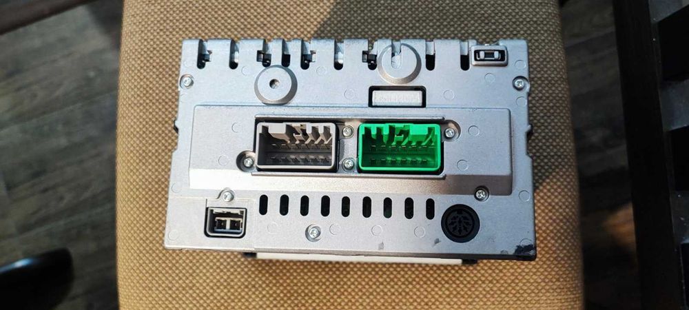 CD за Volvo v40 facelift