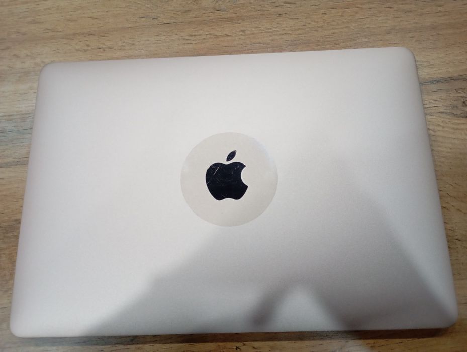 MacBook M1 16/512