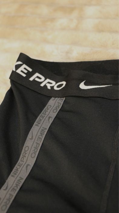 Оригинален черен клин Nike – размер S