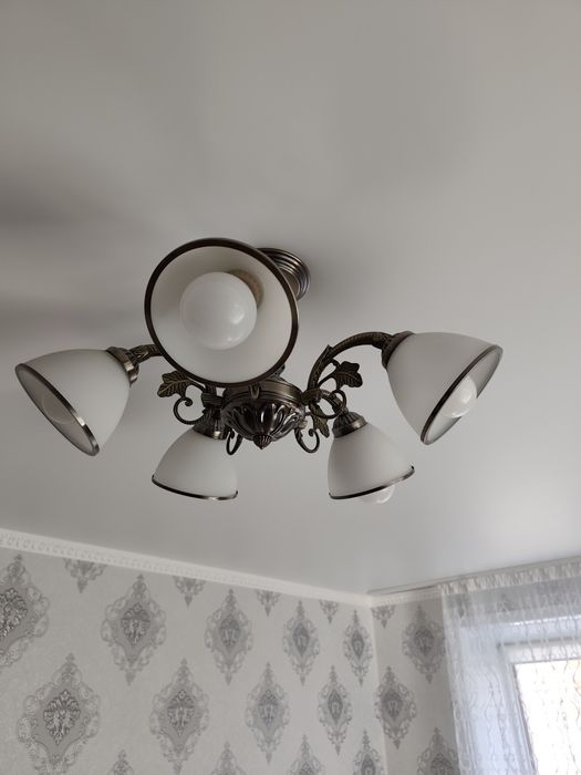 Продам люстру, в отличном состоянии!