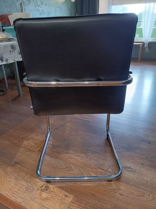 Конферентен стол