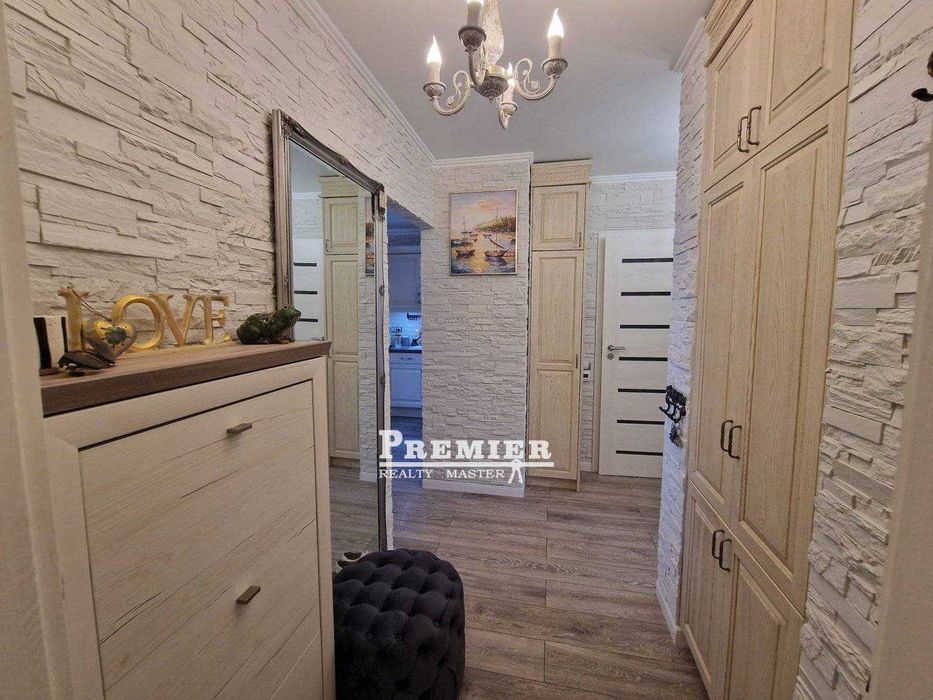 Продава се Тристаен апартамент в Свети Влас - 103 кв.м за 1942 €/кв.м - Снимка #8
