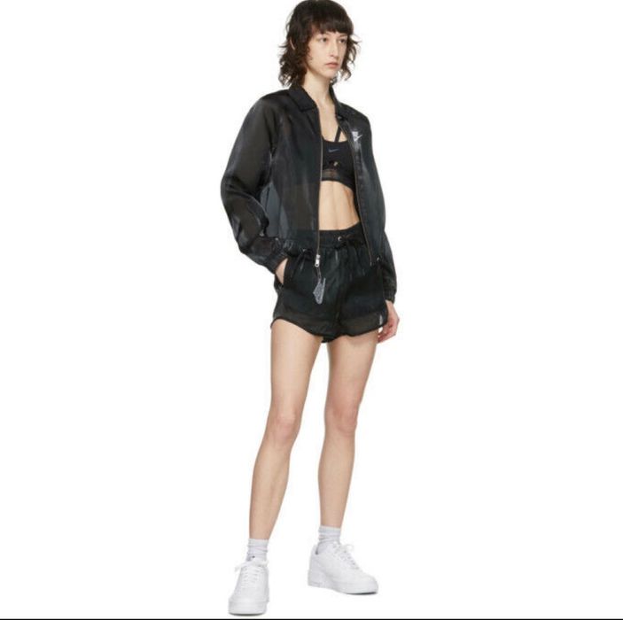 Яке ново NIKE  размер S размер