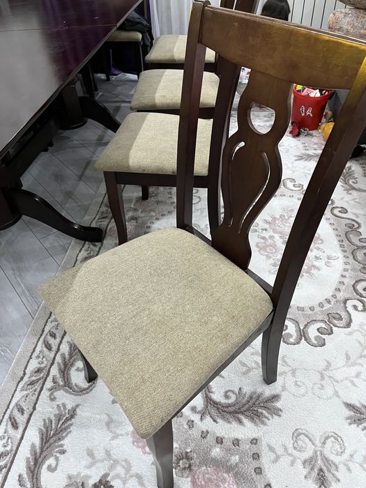 Стол со стульями