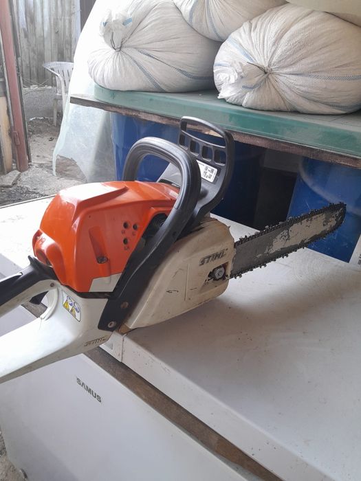 Vând drujba Stihl 251