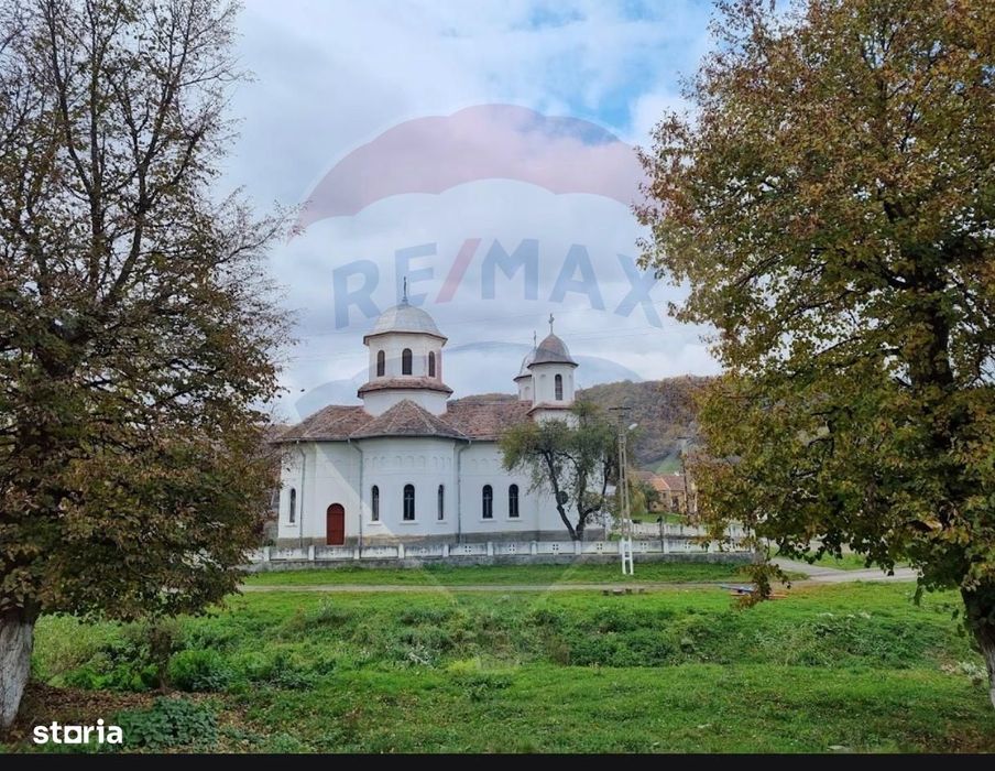 DE VANZARE Teren intr-un colț de Transilvanie autentică