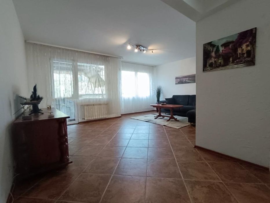 Дава се под наем Тристаен апартамент в София, Медицинска академия - 75 кв.м за 600 € - Снимка #1