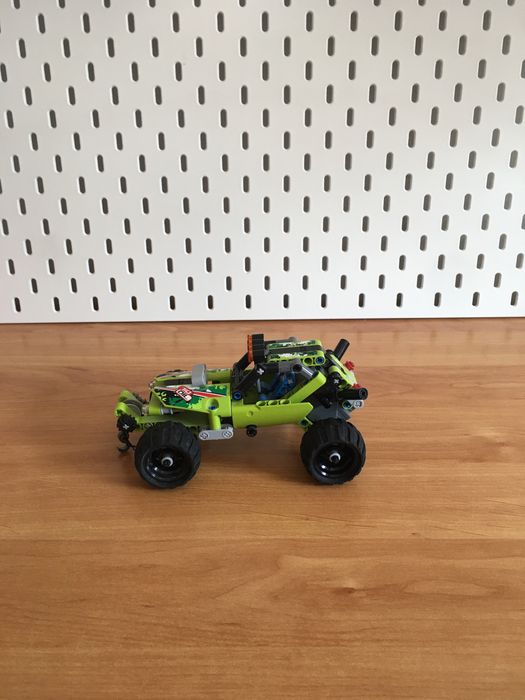 Masinuta Lego Technic pull-back