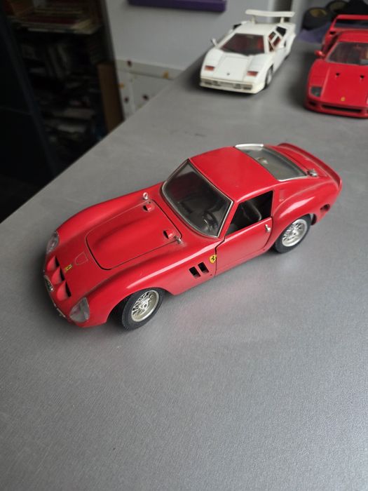 Machete auto diverse, Ferrari, Porsche 1/18 și 1/24.