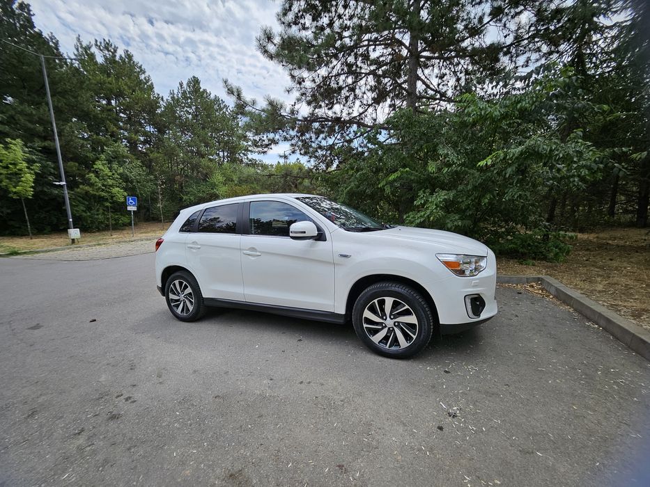 Мицубиши asx 2015г 150 к.с.